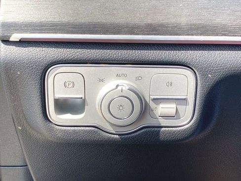 Used 2025 Mercedes-Benz GLS 450 4MATIC image 18