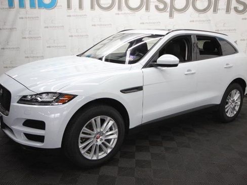 Used 2018 Jaguar F-PACE Prestige image 2