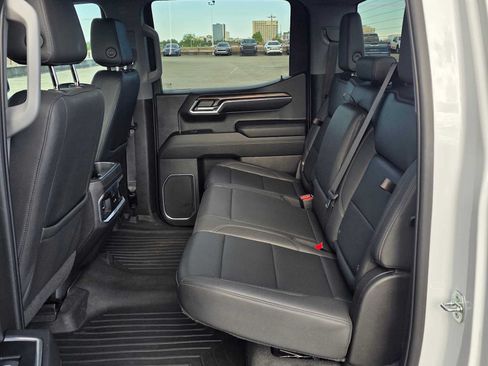 Used 2023 GMC Sierra 1500 SLT w/ SLT Premium Package AWD/4WD image 16