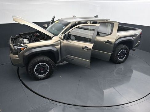 Used 2024 Toyota Tacoma TRD Off-Road AWD/4WD image 37
