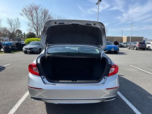Used 2019 Honda Accord EX image 10