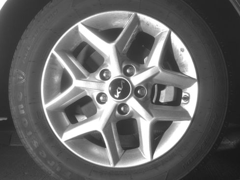 Used 2025 Kia Soul LX w/ LX Technology Package FWD image 16
