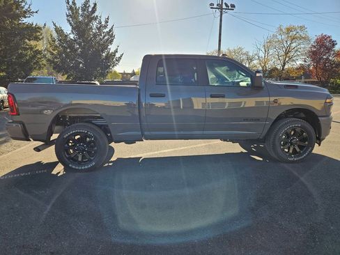 New 2026 RAM 2500 Big Horn AWD/4WD image 8