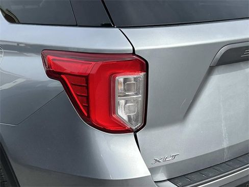 Used 2023 Ford Explorer XLT w/ Equipment Group 202A image 6