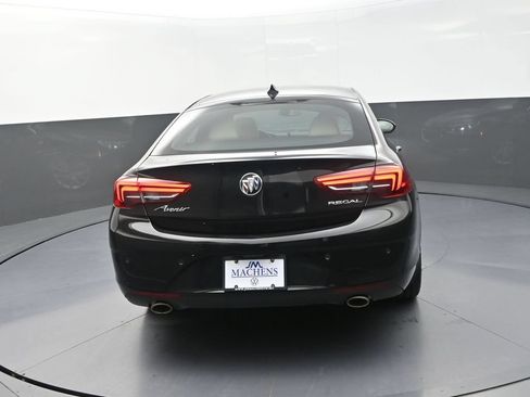 Used 2019 Buick Regal Avenir w/ Driver Confidence Package II FWD image 9