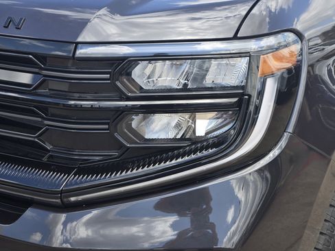 Used 2026 Ford Expedition Max Platinum w/ Stealth Appearance Package image 6