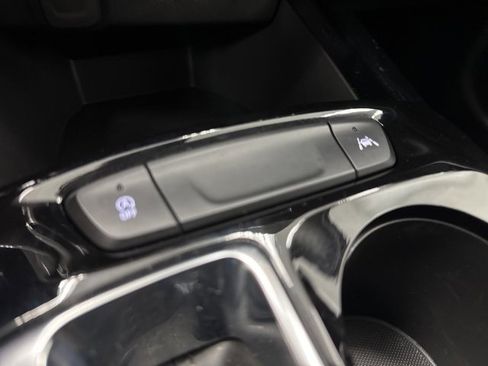 Used 2024 Chevrolet Trax LT image 19