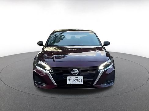 Used 2025 Nissan Altima 2.5 SV FWD image 7