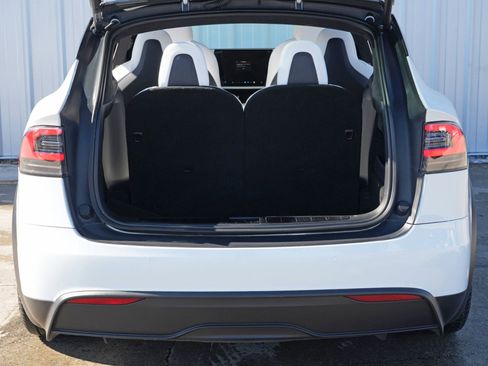 Used 2022 Tesla Model X image 10