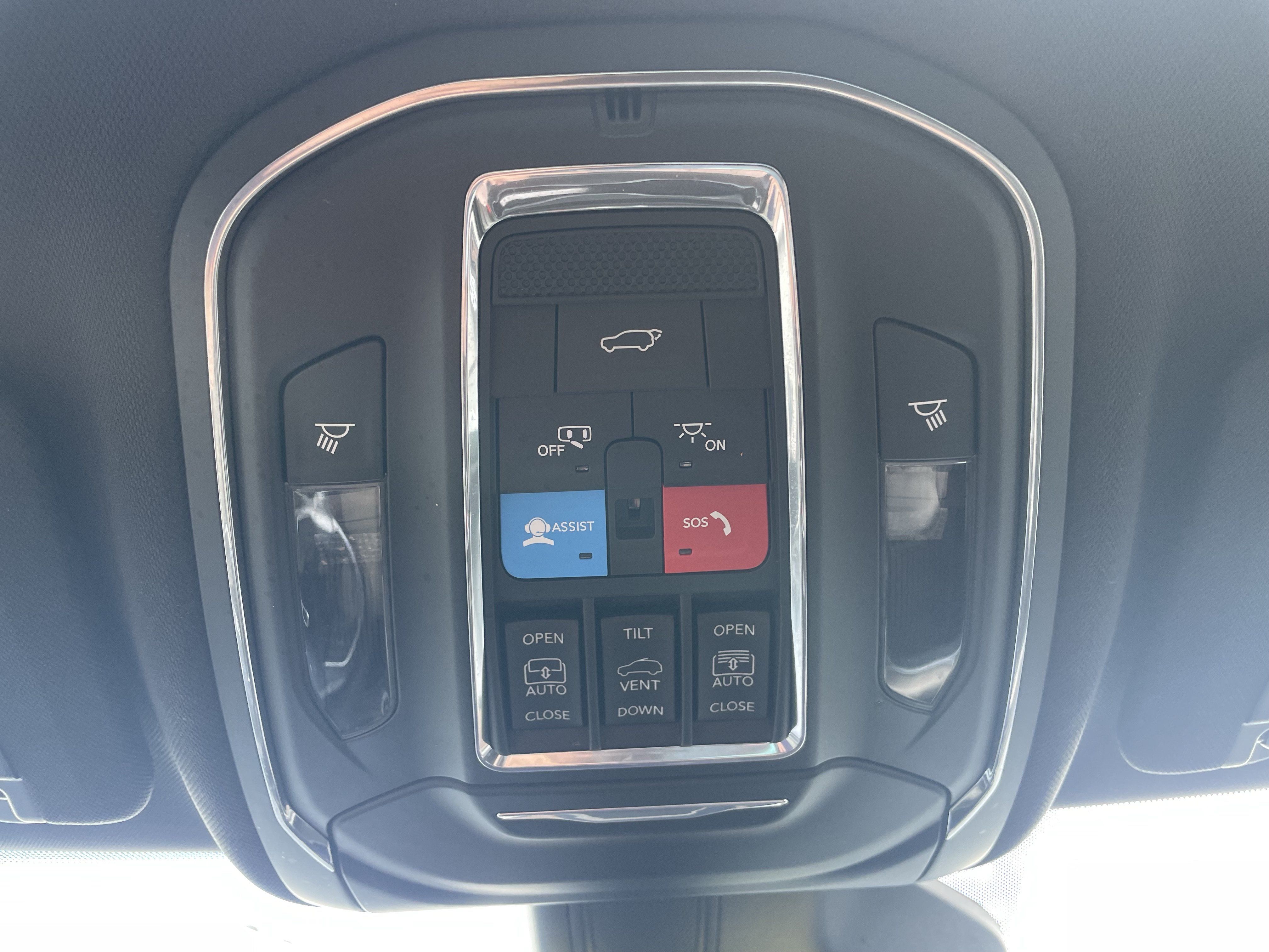 Used 2024 Jeep Grand Cherokee Limited w/ Luxury Tech Group II AWD/4WD image 27