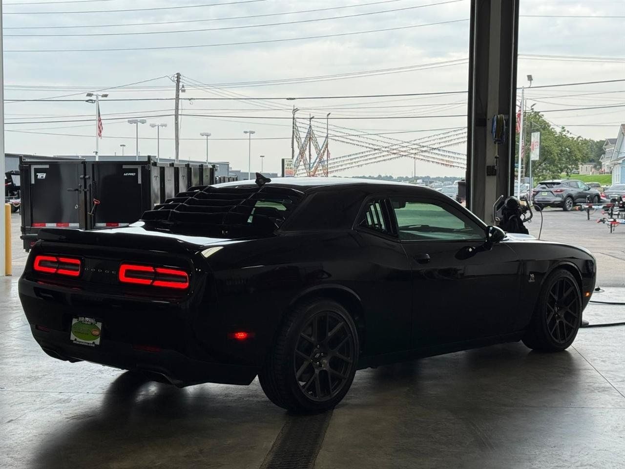 Used 2018 Dodge Challenger R/T Scat Pack w/ Driver Convenience Group RWD image 3