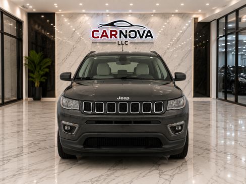 Used 2018 Jeep Compass Latitude w/ Popular Equipment Group FWD image 5