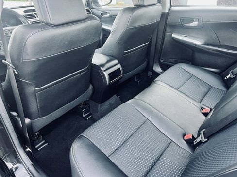 Used 2014 Toyota Camry SE w/ Moonroof Package image 14