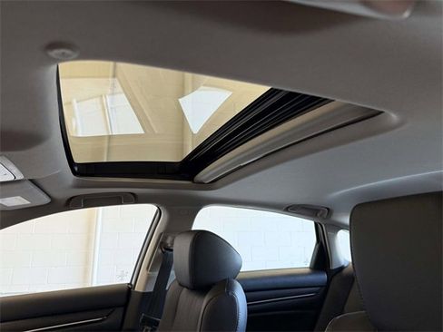 Used 2020 Honda Accord Touring image 21