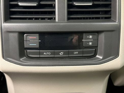 Used 2021 Volkswagen Atlas SE image 19