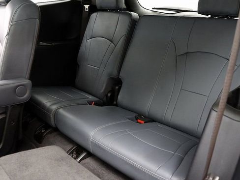 Used 2020 Buick Enclave Premium w/ Sun and Sites Package image 12