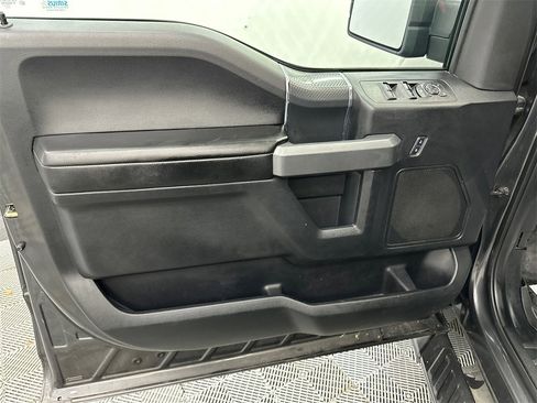 Used 2018 Ford F150 XLT w/ Equipment Group 302A Luxury image 11