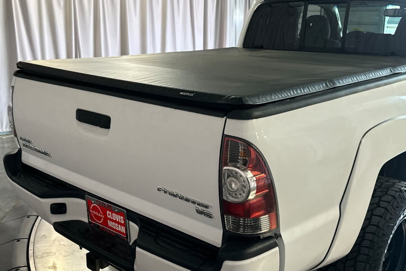 Used 2014 Toyota Tacoma PreRunner w/ TRD Sport Package RWD image 16