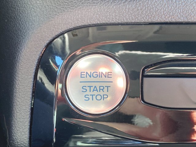 Used 2025 Ford Escape Platinum AWD/4WD image 17