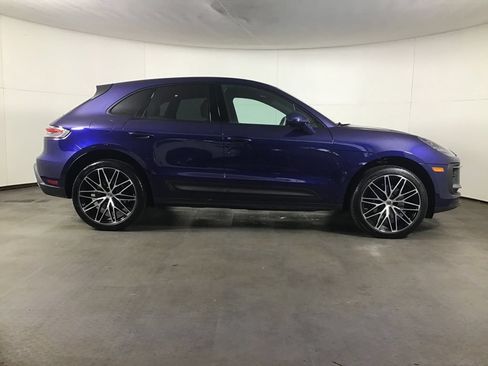 Certified 2026 Porsche Macan AWD/4WD image 8
