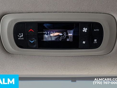Used 2024 Chrysler Pacifica Touring-L FWD image 60