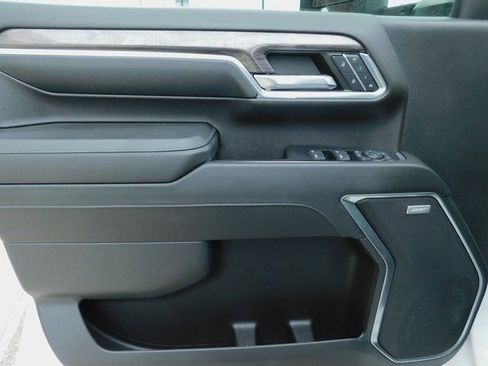 Used 2024 Chevrolet Silverado 2500 LTZ w/ LTZ Convenience Package image 12