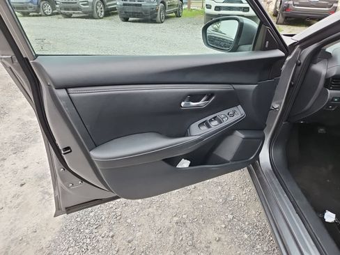 Used 2024 Nissan Sentra SV image 16