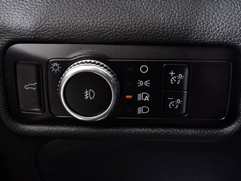 Used 2023 Ford Explorer XLT w/ Equipment Group 202A image 31