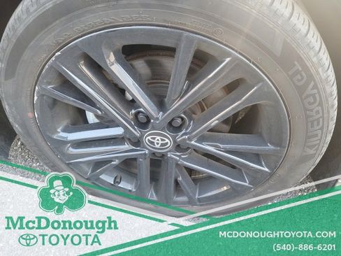 Used 2025 Toyota Camry SE image 9