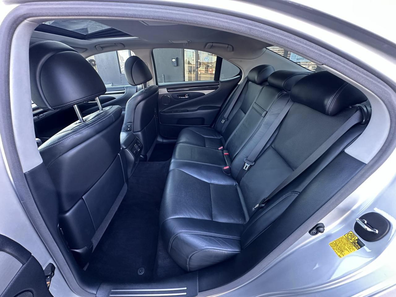 Used 2013 Lexus LS 460 AWD w/ Comfort Pkg image 38