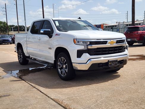 Used 2024 Chevrolet Silverado 1500 LT AWD/4WD image 4