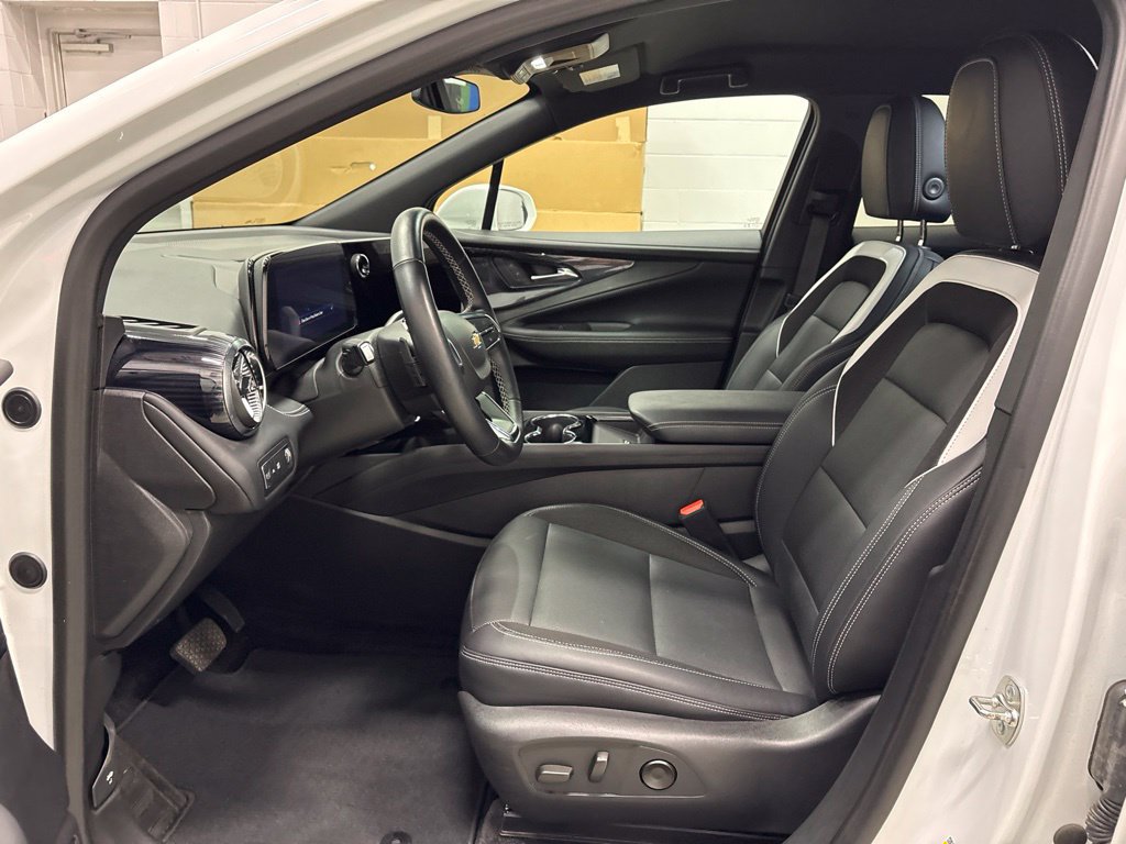 Used 2024 Chevrolet Blazer EV LT AWD/4WD image 15