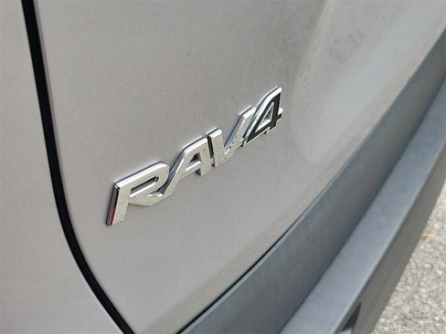 Used 2023 Toyota RAV4 XLE w/ Convenience Package image 6