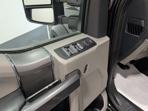 Used 2022 Ford F450 XLT w/ XLT Premium Package image 15