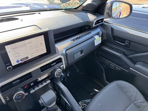 Certified 2025 Toyota Tacoma SR5 image 28