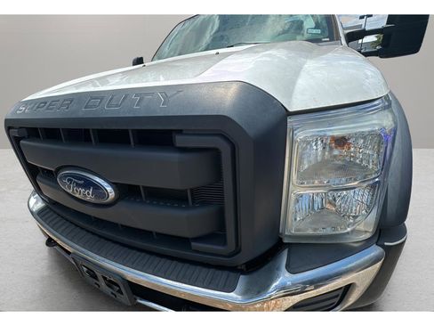 Used 2014 Ford F550 2WD Regular Cab Super Duty image 24