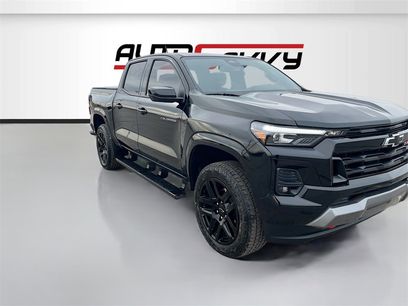 Used 2024 Chevrolet Colorado Z71 w/ Z71 Convenience Package 2