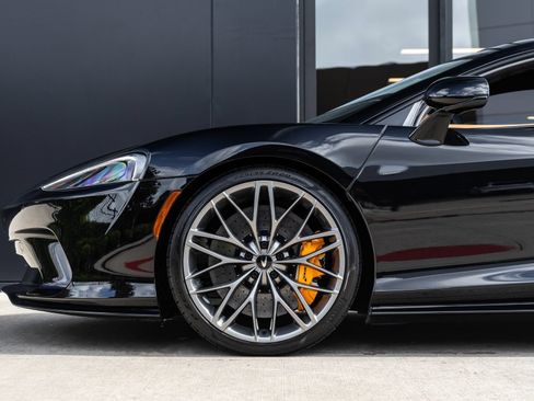 Used 2023 McLaren GT RWD image 12