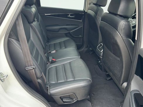 Used 2018 Kia Sorento SX image 28