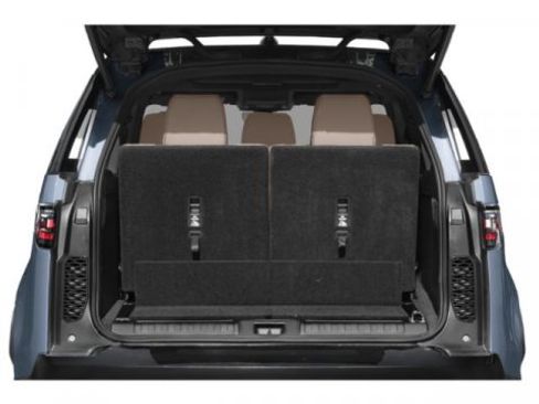 New 2026 Land Rover Discovery Limited Edition image 13