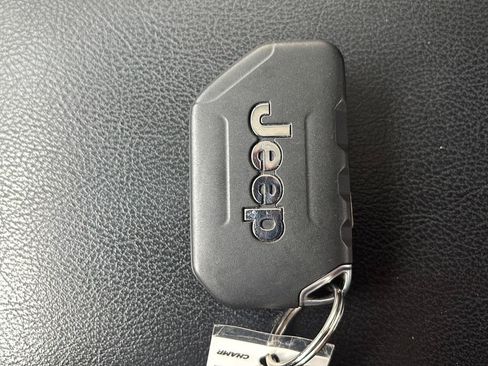 Used 2021 Jeep Gladiator Sport AWD/4WD image 32