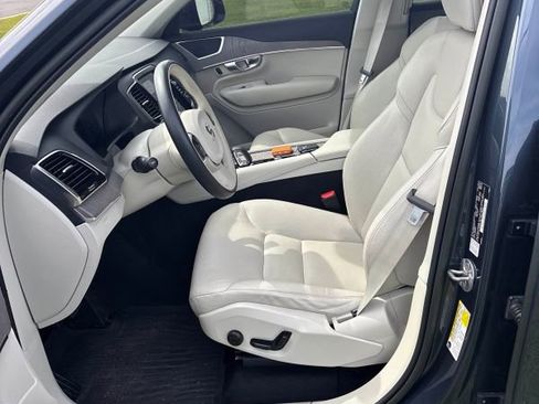 Used 2023 Volvo XC90 B6 Plus w/ Protection Package Premier image 5