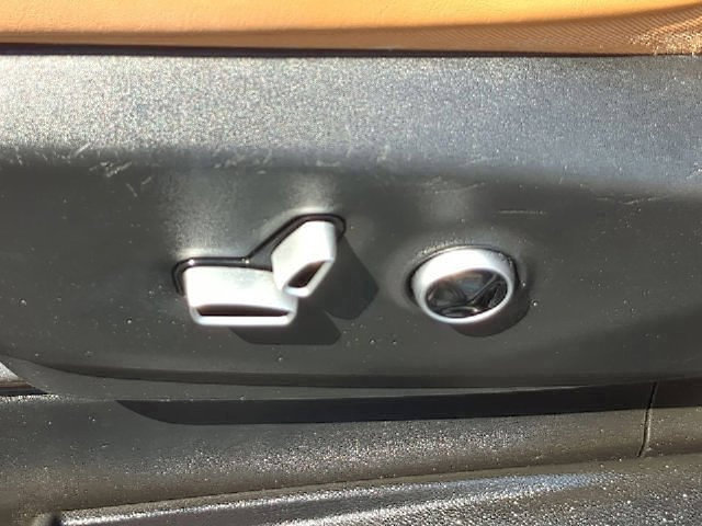 Used 2022 Chrysler Pacifica Pinnacle AWD/4WD image 23