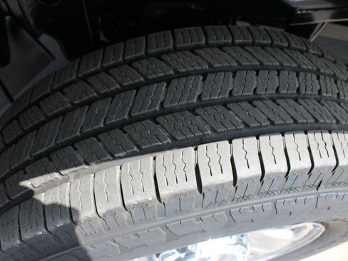Used 2024 RAM 2500 Tradesman w/ Chrome Appearance Group AWD/4WD image 38
