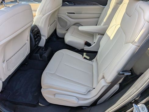 Certified 2025 Jeep Grand Cherokee L Limited w/ Black Appearance Package image 29