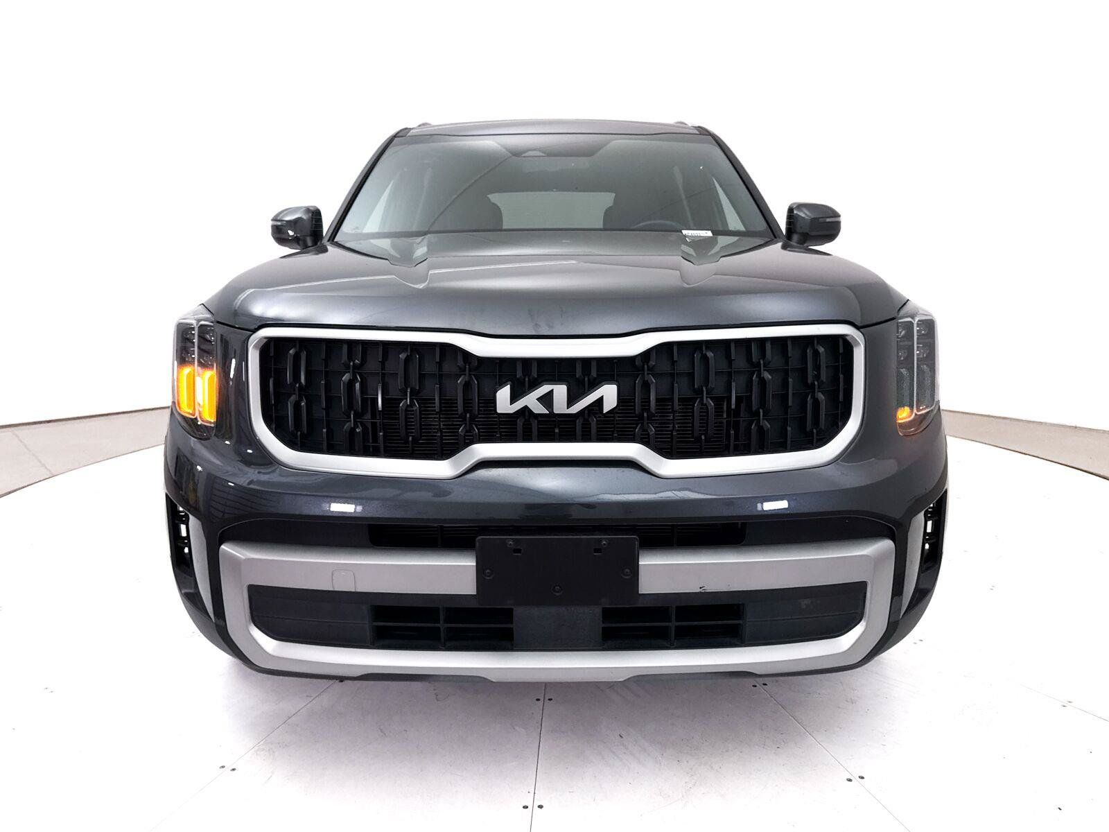 Used 2024 Kia Telluride EX w/ EX Captain's Chair Package AWD/4WD image 15