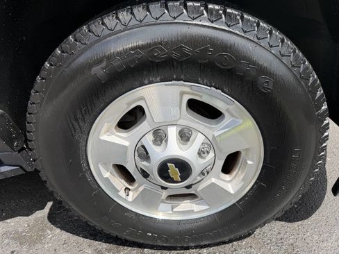 Used 2019 Chevrolet Suburban 3500 LT AWD/4WD image 6