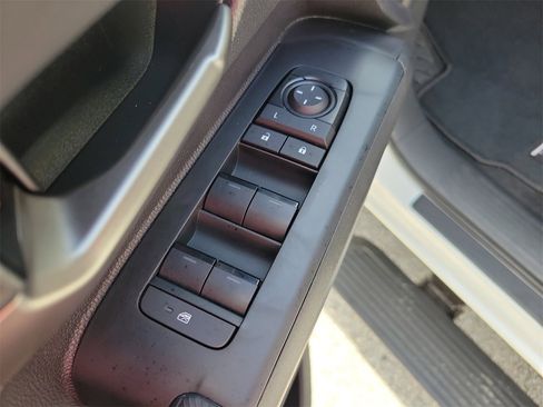 Used 2025 Toyota Tacoma Limited image 13