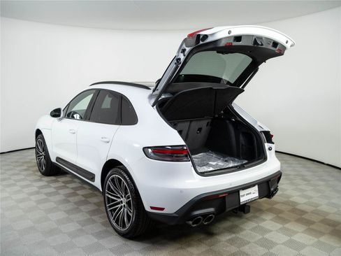 New 2026 Porsche Macan S AWD/4WD image 33