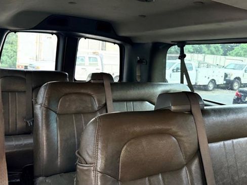 Used 2019 Chevrolet Express 3500 LS RWD image 26